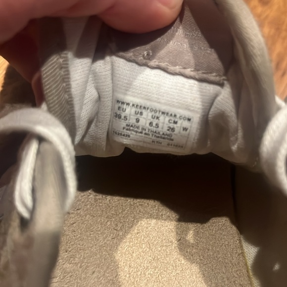 Women’s keens size 9 - Picture 6 of 7